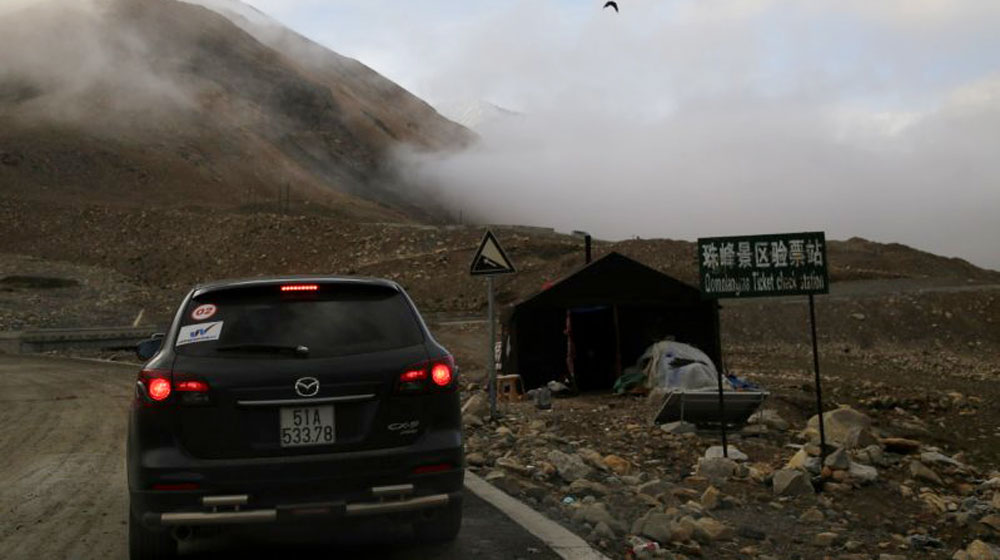 Hành trình lên “nóc nhà thế giới” (P5): Chạm đỉnh ECB-2015-ngay-13-(39).jpg