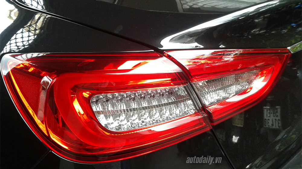 Cận cảnh Maserati Quattroporte SQ4 2015 đầu tiên tại Việt Nam Maserati Quattroporte SQ4 2015  (9).jpg