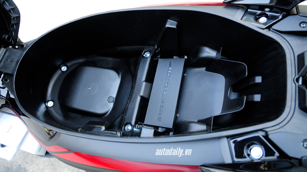 Xe Air Blade “vô chủ” có hơn 1 tỷ đồng trong cốp honda air blade BE (13).jpg