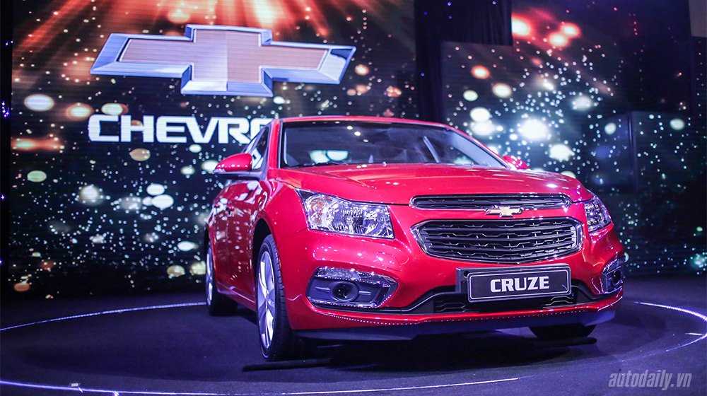 Chevrolet Cruze 2015 và Toyota Corolla Altis 2014: Cuộc so tài của Mỹ - Nhật Chevrolet_Cruze_Vs_Toyota_Corolla_Altis (8).jpg