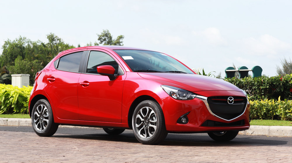 Giá rẻ hơn, xe nhỏ “sốt” ở Việt Nam Mazda2.jpg
