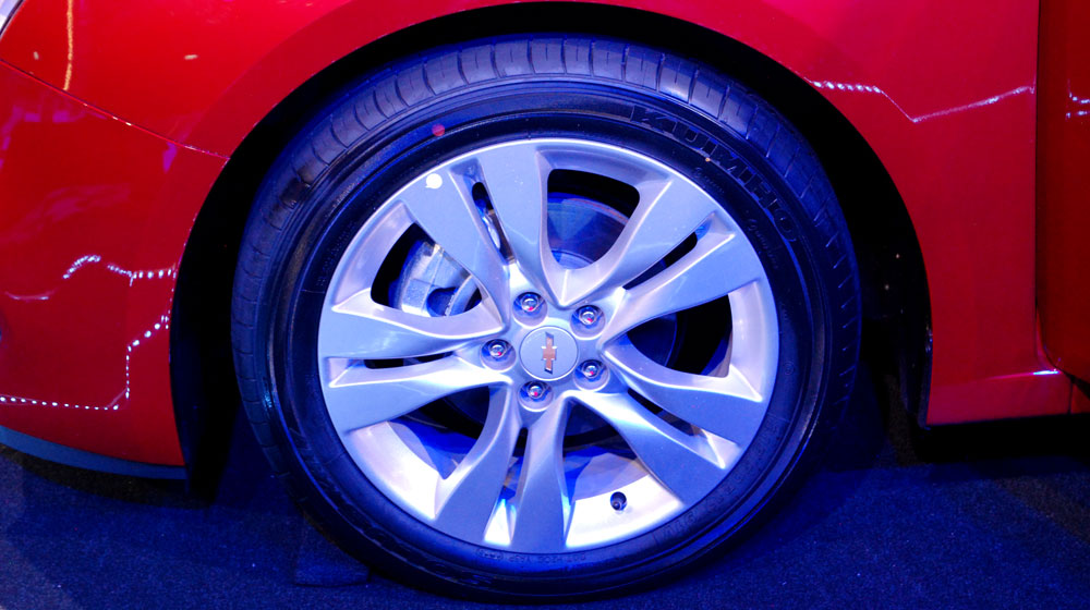 Chevrolet Cruze 2015 và Toyota Corolla Altis 2014: Cuộc so tài của Mỹ - Nhật cruze-2015 (2).jpg