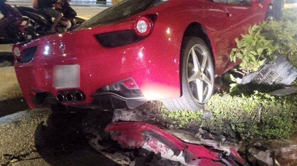 Siêu xe hơn 10 tỷ Ferrari 458 Italia gặp nạn tại Sài Gòn ferrari 458 (4).jpg