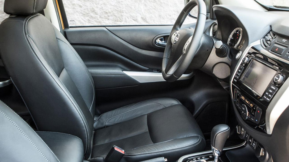 Ảnh chi tiết Nissan NP300 Navara bản châu Âu nissan-np300-navara (10).jpg