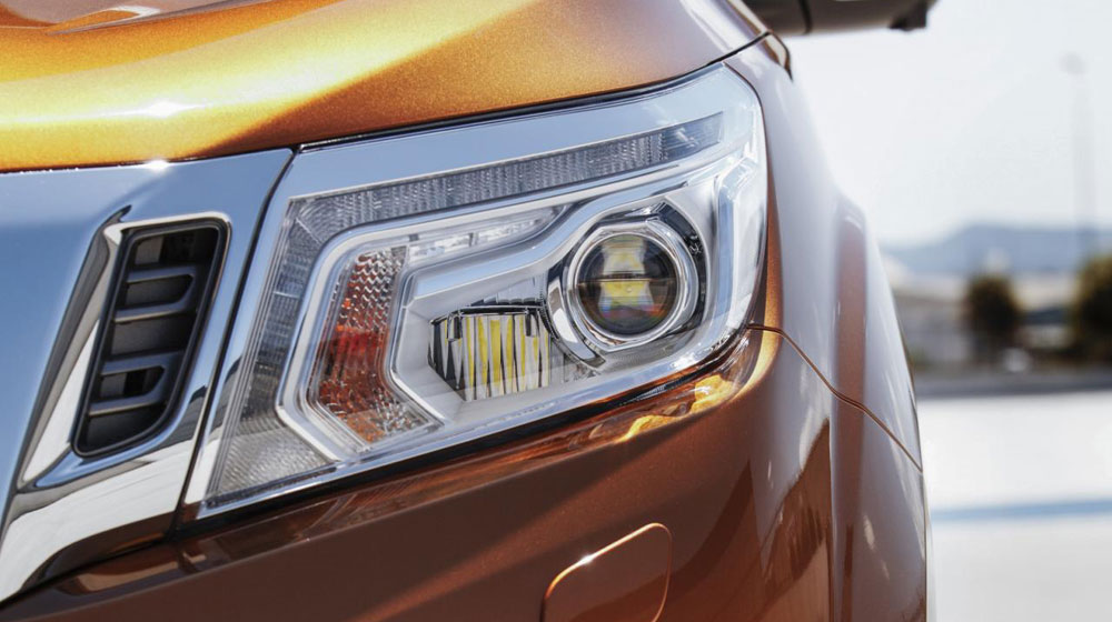 Ảnh chi tiết Nissan NP300 Navara bản châu Âu nissan-np300-navara (8).jpg