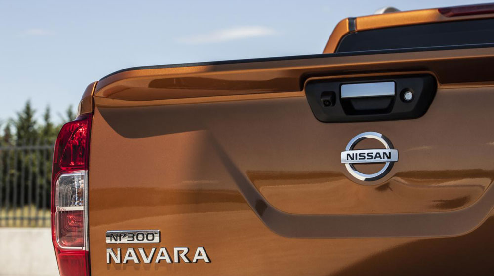 Ảnh chi tiết Nissan NP300 Navara bản châu Âu nissan-np300-navara (9).jpg