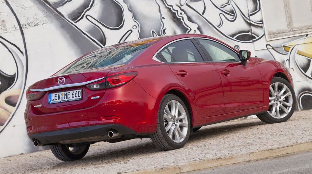 4 mẫu xe trong tầm giá từ 1-2 tỷ đồng đáng cân nhắc mazda6-interior1 (2).jpg