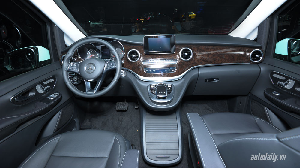 Mercedes-Benz V-Class: Xe đa dụng hạng sang giá 2,5 tỷ đồng mercedes-v-class (3).jpg
