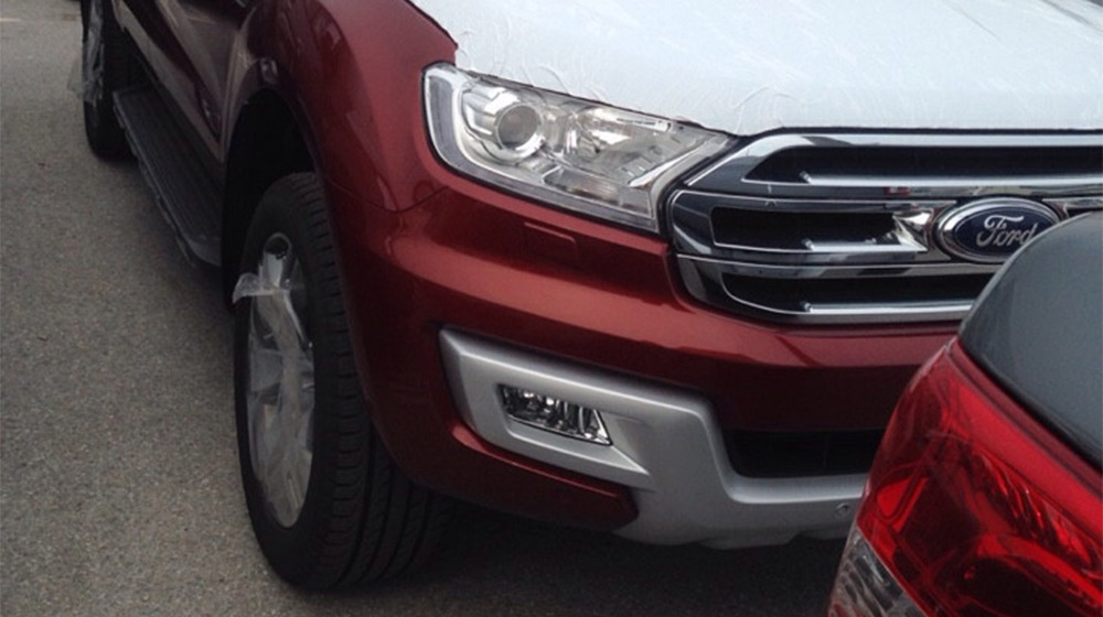Ford Everest 2015 tay lái thuận bất ngờ xuất hiện tại Việt Nam Ford Everest 2015 (2).jpg