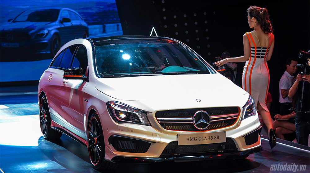 Mercedes giới thiệu bộ 3 xe hiệu suất cao AMG tại Hà Nội Mercedes-Benz AMG (2).jpg