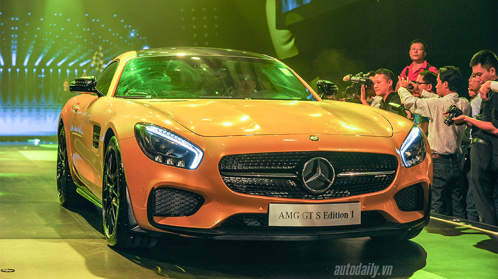 Mercedes giới thiệu bộ 3 xe hiệu suất cao AMG tại Hà Nội Mercedes-Benz AMG (3).jpg