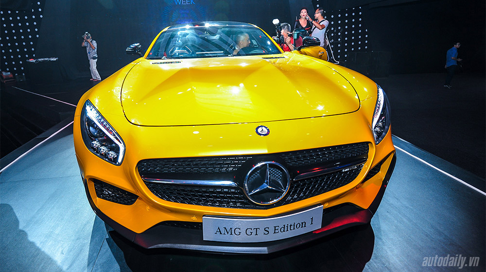 Mercedes giới thiệu bộ 3 xe hiệu suất cao AMG tại Hà Nội Mercedes-Benz AMG (4).jpg