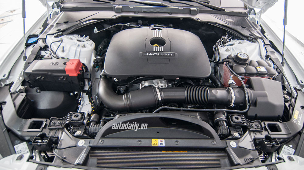 Ảnh chi tiết Jaguar XE 2015 vừa cập cảng Việt Nam jaguar-xe-2015 (12).jpg