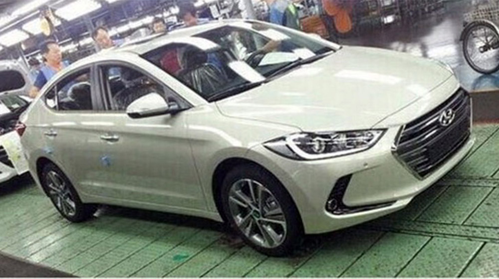 Hyundai Elantra 2016 lộ ảnh “nóng” tại nhà máy 2017-Hyundai-Elantra-15.jpg