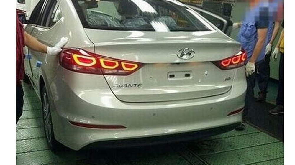 Hyundai Elantra 2016 lộ ảnh “nóng” tại nhà máy 2017-Hyundai-Elantra-2.jpg