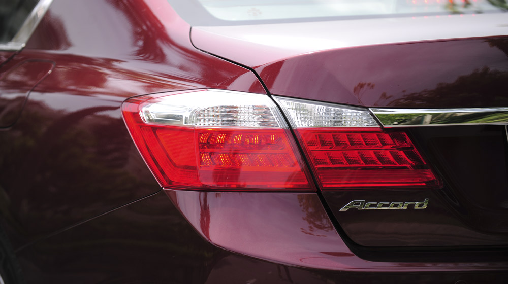 Ảnh chi tiết ngoại thất Honda Accord 2015 HondaAccord2015_31-1.jpg