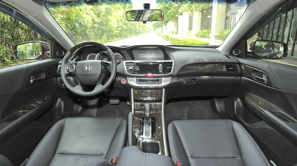 Ảnh chi tiết nội thất Honda Accord 2015 HondaAccord2015_41-2.jpg