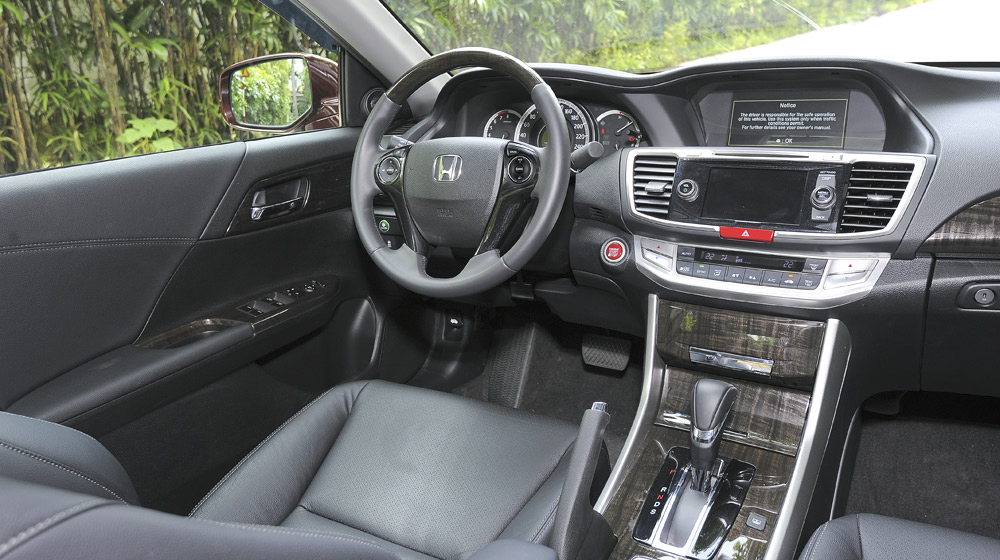 Ảnh chi tiết nội thất Honda Accord 2015 HondaAccord2015_42.jpg
