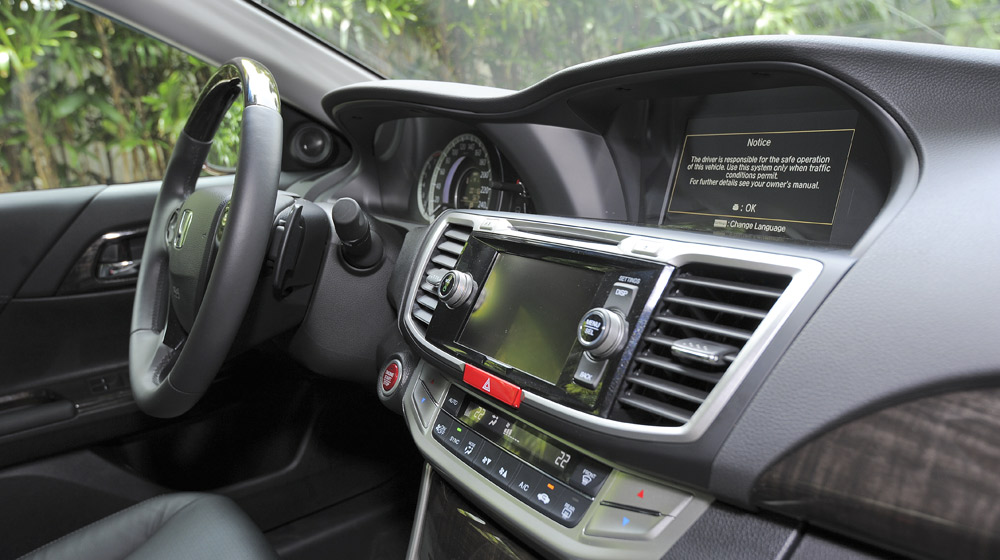 Ảnh chi tiết nội thất Honda Accord 2015 HondaAccord2015_44-1.jpg
