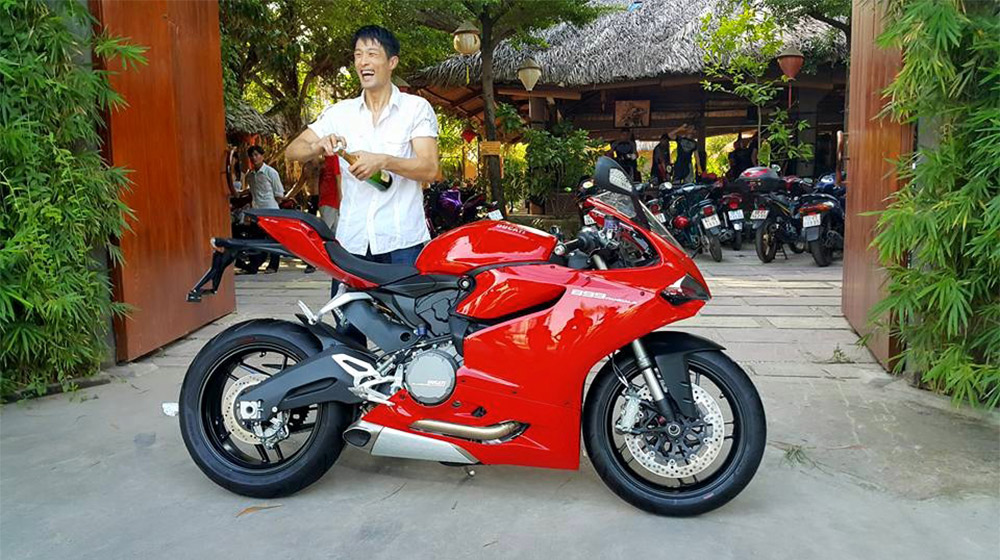 Johnny Trí Nguyễn tậu môtô khủng giá 577 triệu Johnny trí nguyễn.jpg