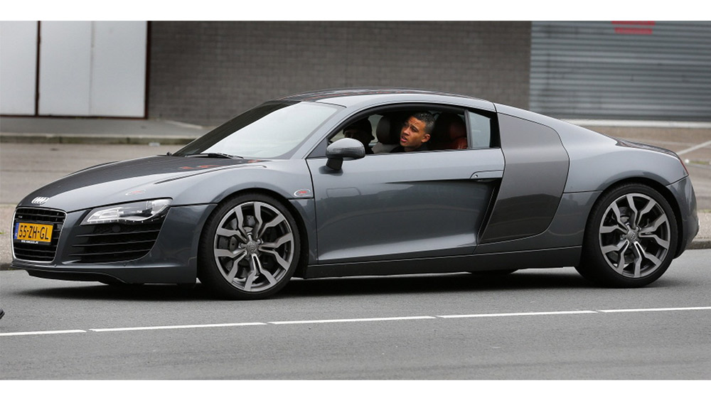 Sao trẻ của MU Memphis Depay khoe xe Mercedes cực chất Memphis Depay (1).jpg