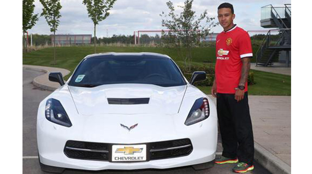 Sao trẻ của MU Memphis Depay khoe xe Mercedes cực chất Memphis Depay (6).jpg