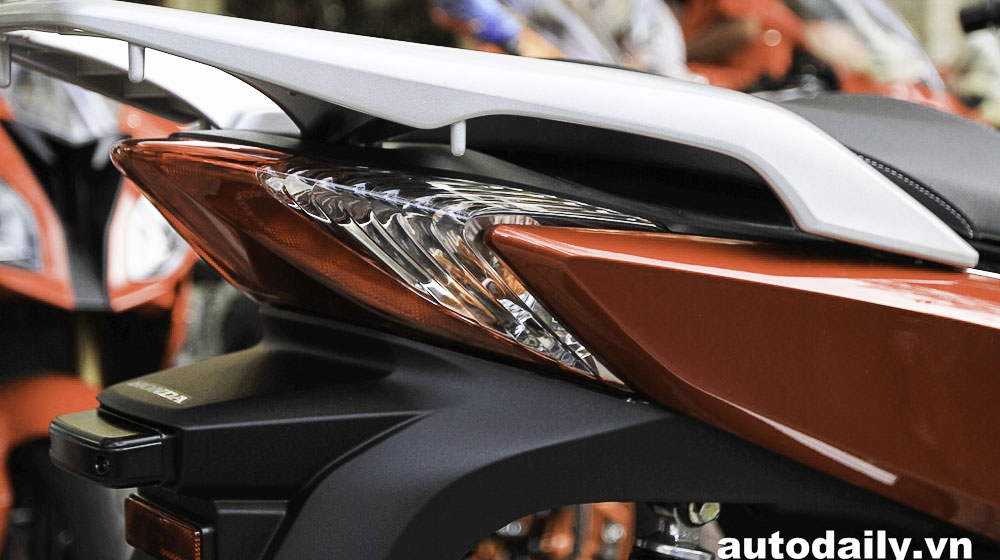 Ngắm chi tiết Honda SH300i 2015 đầu tiên tại Việt Nam sh300i-2016-(7).jpg