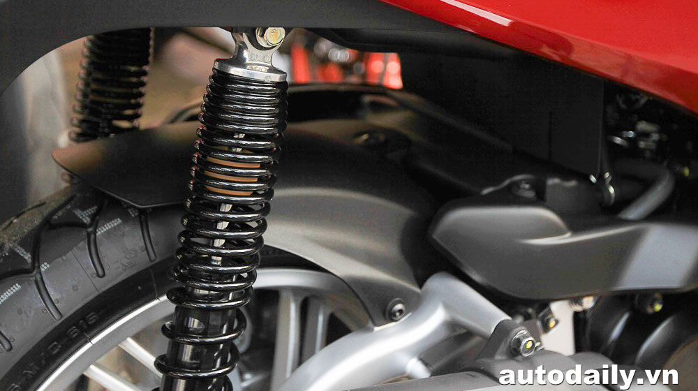 Ngắm chi tiết Honda SH300i 2015 đầu tiên tại Việt Nam sh300i-2016-(8).jpg