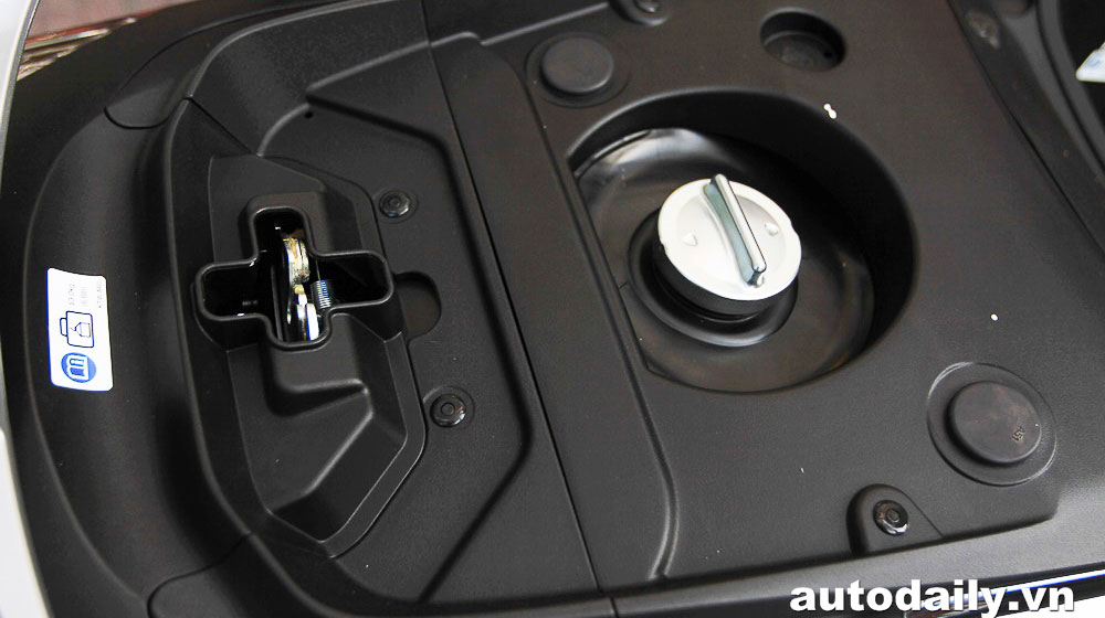 Ngắm chi tiết Honda SH300i 2015 đầu tiên tại Việt Nam sh300i-2016-(9).jpg