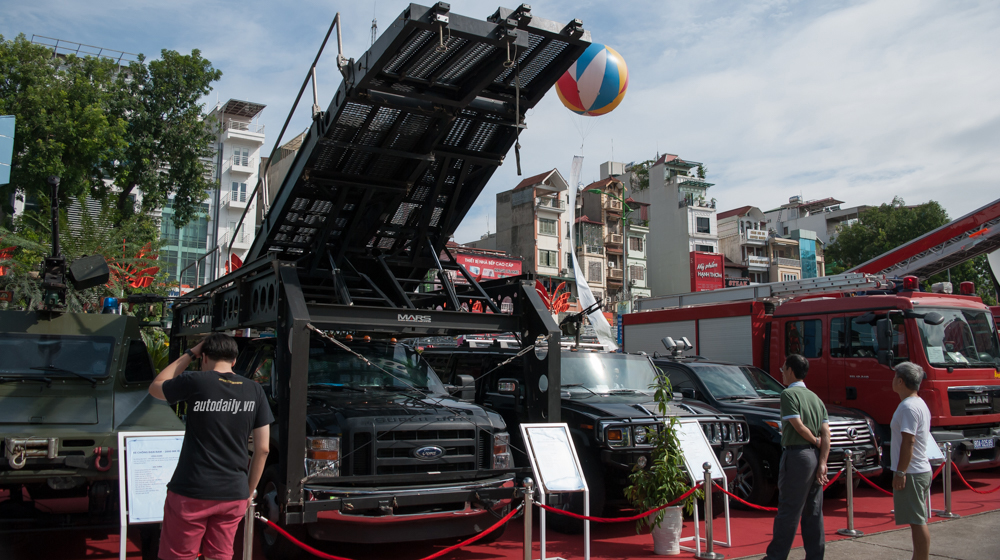 Chiêm ngưỡng dàn xe đặc chủng tại Hà Nội Xe_dac_chung (11).jpg