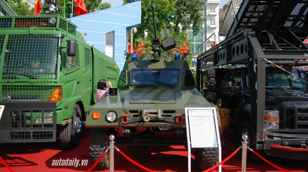 Chiêm ngưỡng dàn xe đặc chủng tại Hà Nội Xe_dac_chung (3).jpg