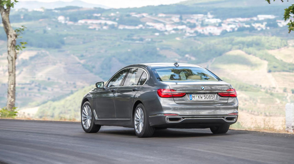 Ảnh chi tiết xế đầu bảng BMW 7-Series 2016 bmw-7-series-2016 (3).jpg