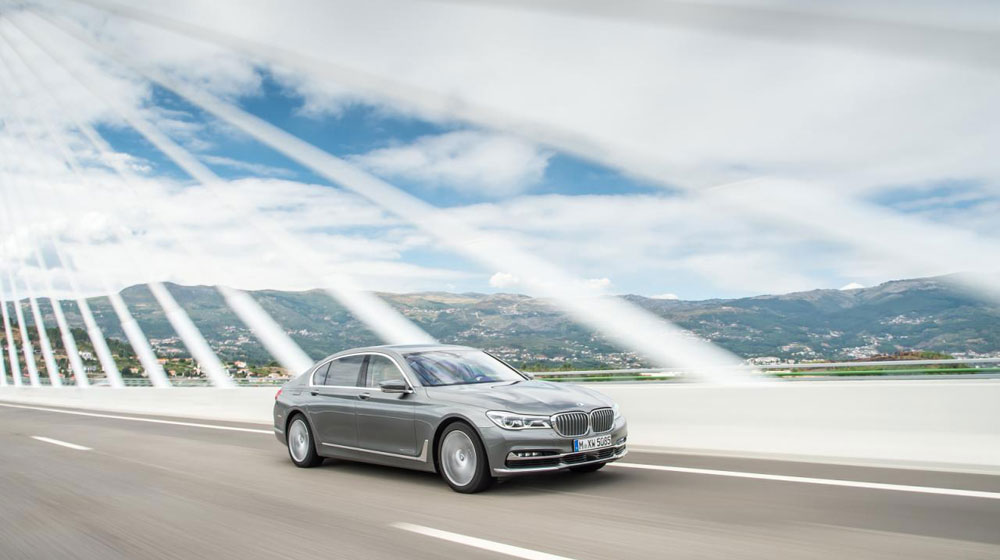 Ảnh chi tiết xế đầu bảng BMW 7-Series 2016 bmw-7-series-2016 (4).jpg