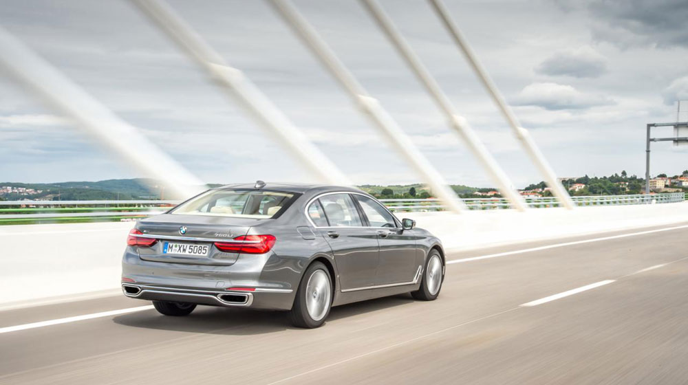 Ảnh chi tiết xế đầu bảng BMW 7-Series 2016 bmw-7-series-2016 (5).jpg