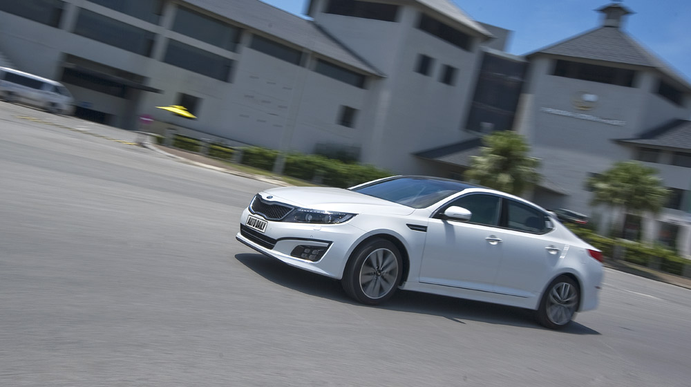 Kia Optima 2015 – Cái nhìn mới về xe Hàn Kia Optima 2015 (21).jpg