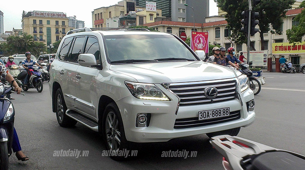 Chạm mặt Lexus LX570 mang biển “ngũ quý 8” tại Hà Nội Lexus LX570 (3).jpg