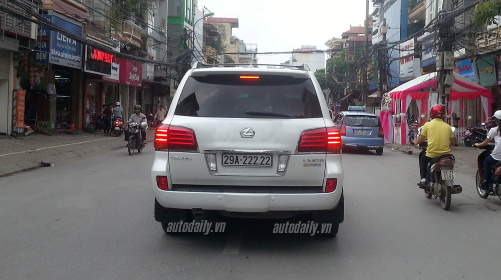 Chạm mặt Lexus LX570 mang biển “ngũ quý 8” tại Hà Nội Lexus LX570 (5).jpg
