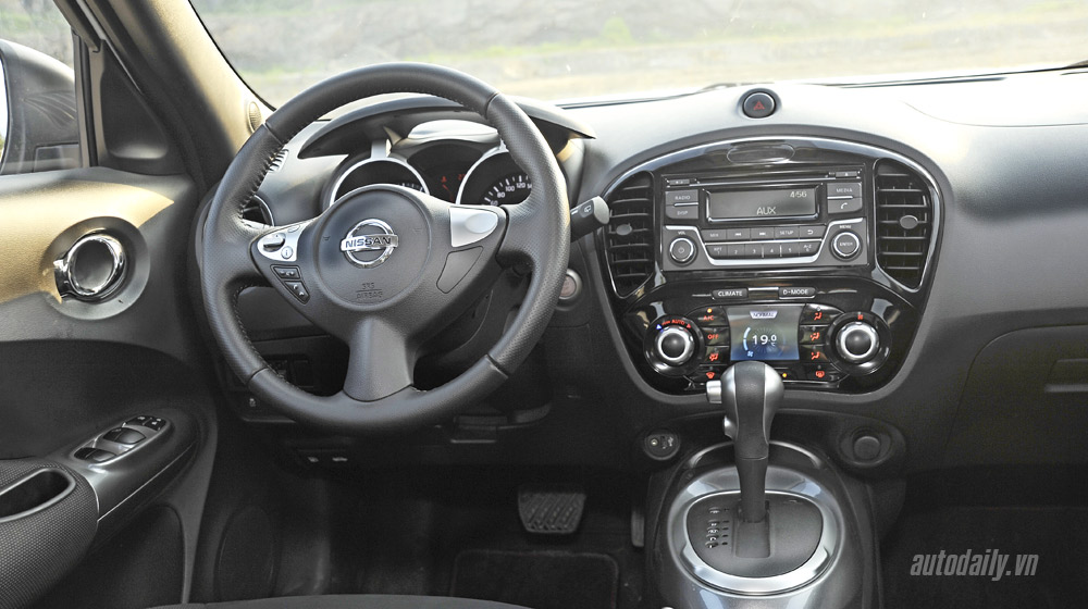 Ảnh chi tiết nội thất Nissan Juke 2015 _DSC5320-copy.jpg