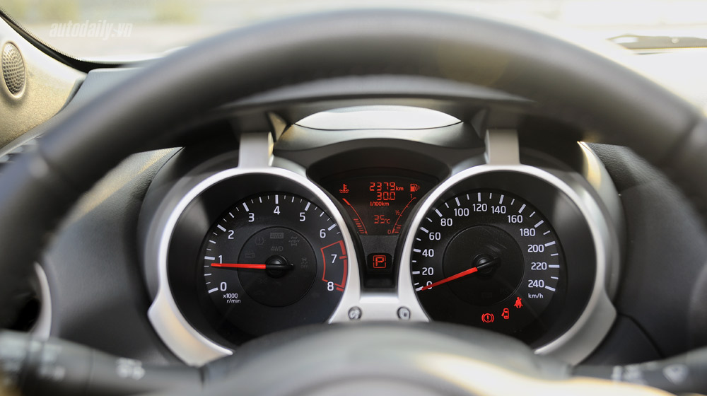 Ảnh chi tiết nội thất Nissan Juke 2015 _DSC5322-copy-1.jpg