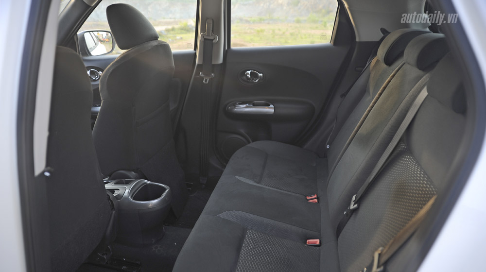 Ảnh chi tiết nội thất Nissan Juke 2015 _DSC5346-copy.jpg
