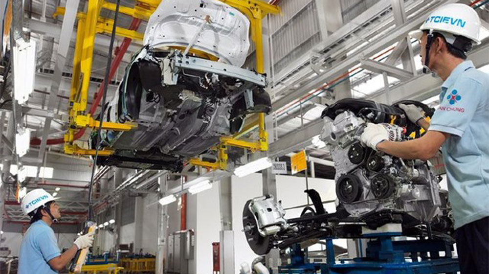 Ôtô nhập 400 triệu đổ về Việt Nam: Găm tiền chờ mua xe-nho (1).jpg