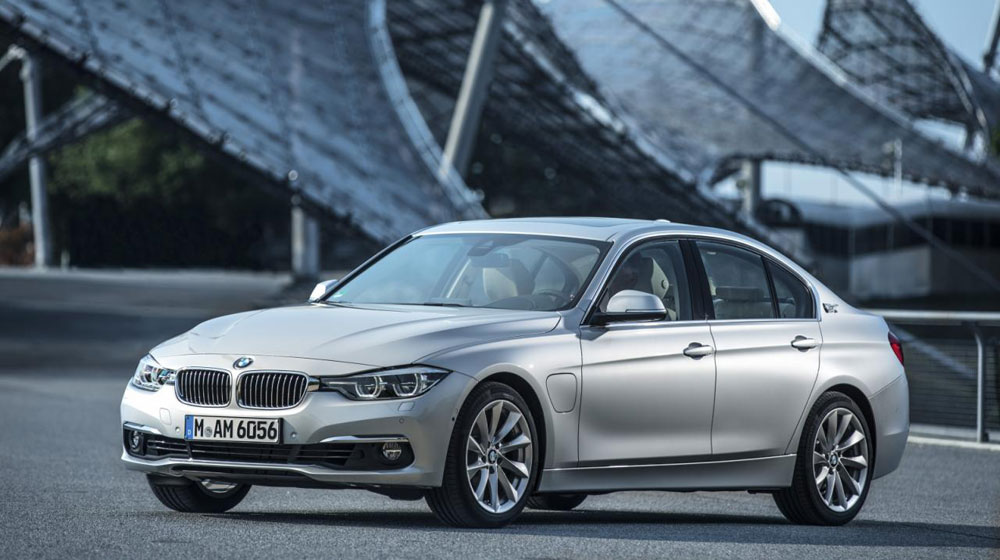 Xuất hiện xe BMW chỉ tiêu thụ 1,9 lít/100km bmw-330-e-plug-in-hybrid (2).jpg