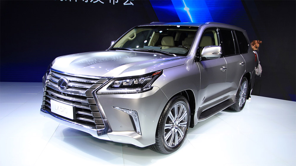 Lexus LX570 2016 ra mắt tại Trung Quốc 2016-Lexus-LX-570-at-the-2015-Chengdu-Motor-Show.jpg