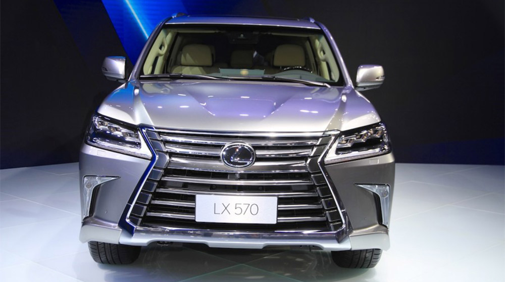 Lexus LX570 2016 ra mắt tại Trung Quốc 2016-Lexus-LX-570-front-at-the-2015-Chengdu-Motor-Show-900x600.jpg
