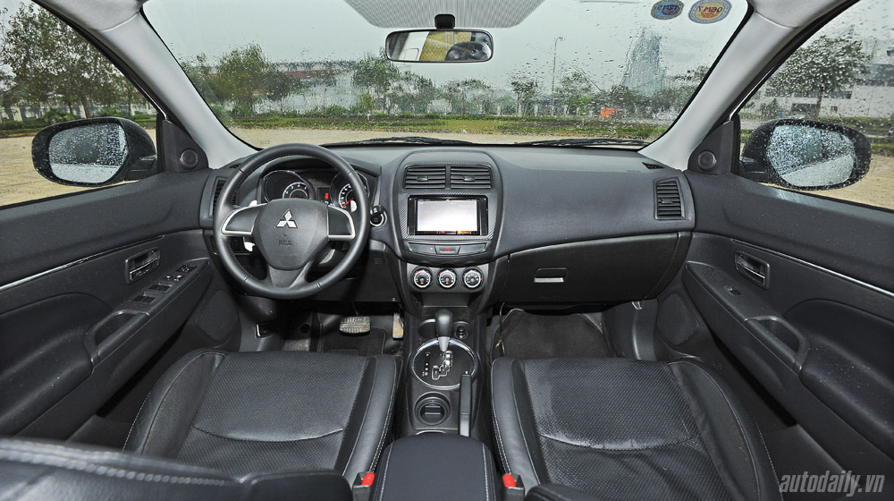 Chọn Mitsubishi Outlander Sport hay Hyundai Tucson? Outlander_vs_Tucson_2016 (17).jpg