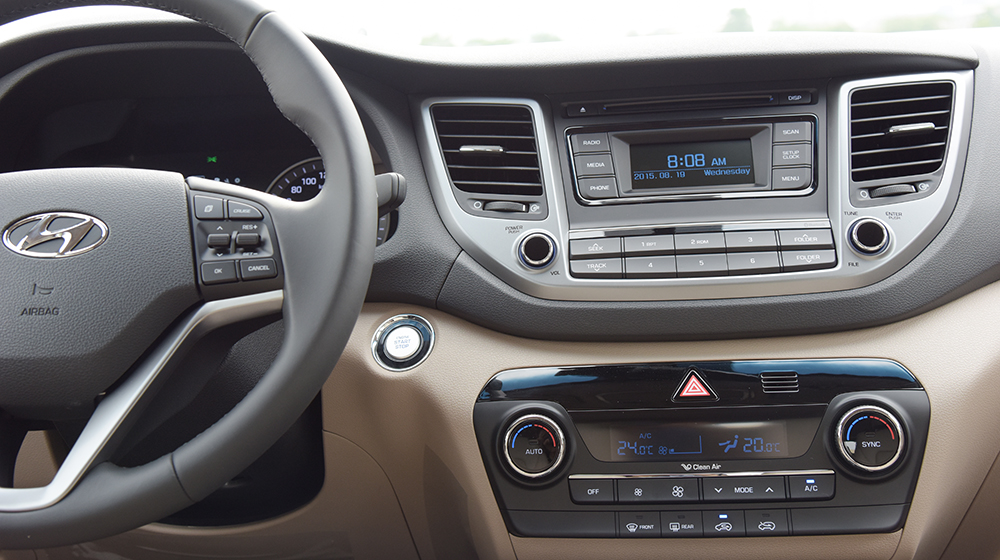 Chọn Mitsubishi Outlander Sport hay Hyundai Tucson? Outlander_vs_Tucson_2016 (9).JPG