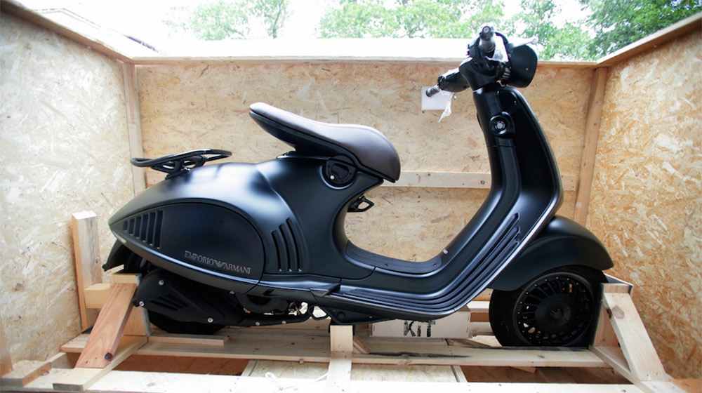 Đập thùng “siêu tay ga” Piaggio Vespa 946 Emporio Armani tại Việt Nam Vespa 946 (5).jpg