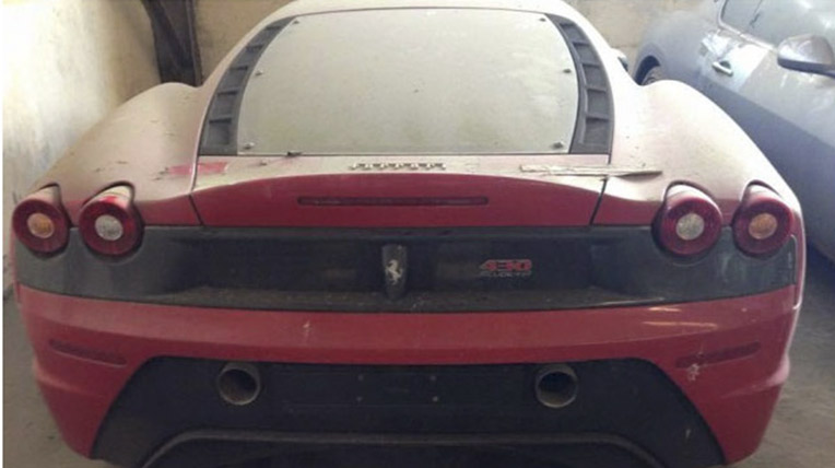 Dàn siêu xe của Dũng “mặt sắt” được bán với giá “bèo” ferrari.jpg