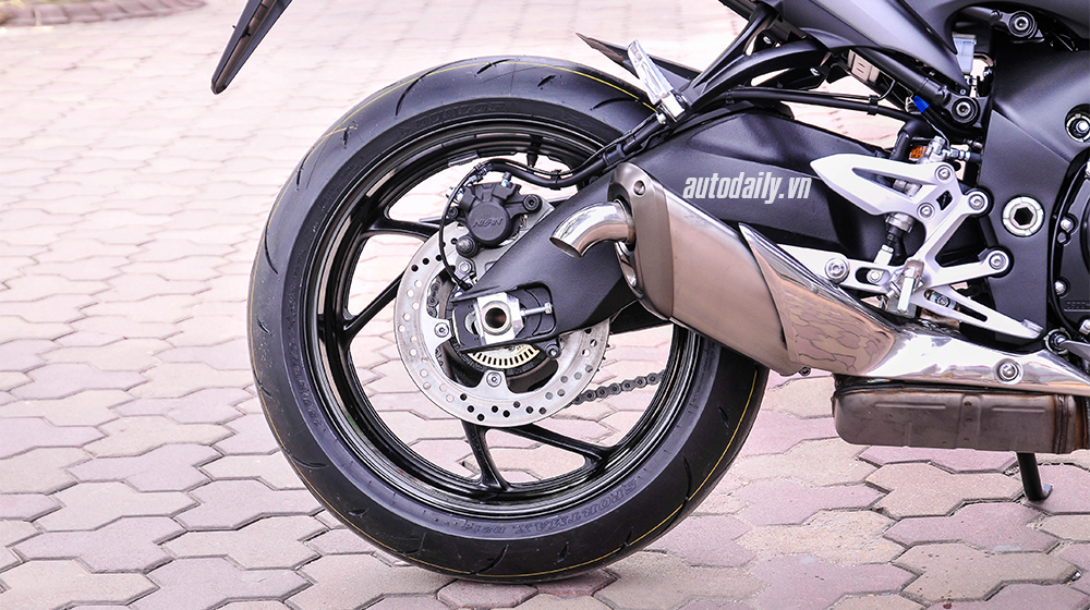 Ảnh chi tiết Suzuki GSX S1000 2015 tại Hà Nội Suzuki GSX S1000 2015 12 copy.jpg