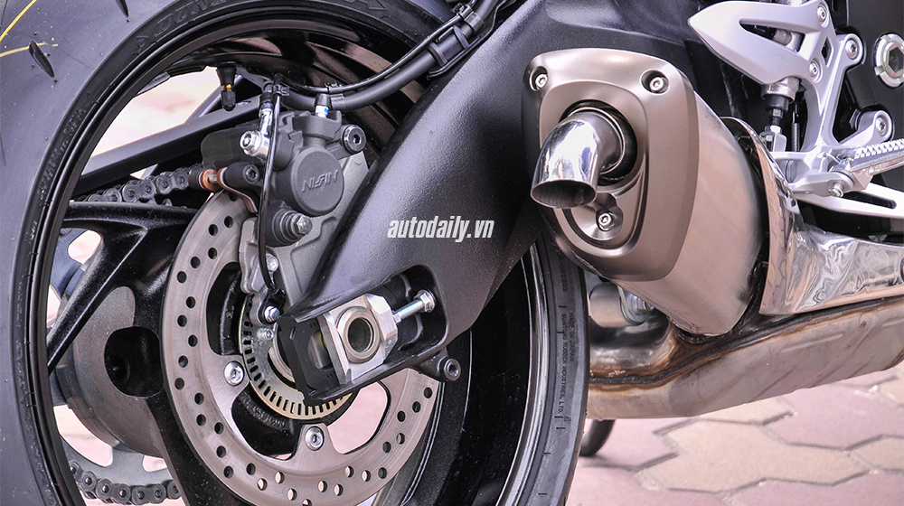 Ảnh chi tiết Suzuki GSX S1000 2015 tại Hà Nội Suzuki GSX S1000 2015 16 copy.jpg